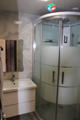 2-3 սենյակ, փոքր կենտրոն, կապիտալ վերանորոգված, for sale, kentron, կոդ C1183