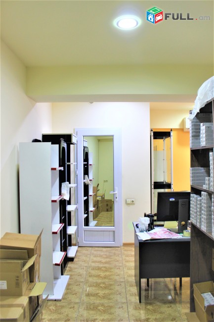 Առևտրային տարածք կենտրոնում, 50 ք.մ. For rent  Կոդ G1386