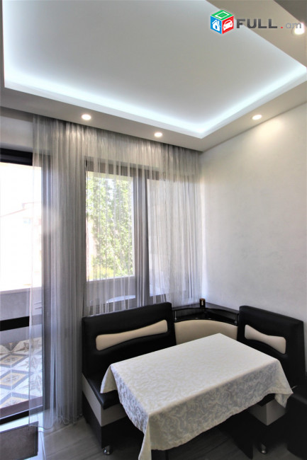 Աբովյան փողոց,86քմ,3 սենյականոց բնակարան,for rent, Կոդ B1443