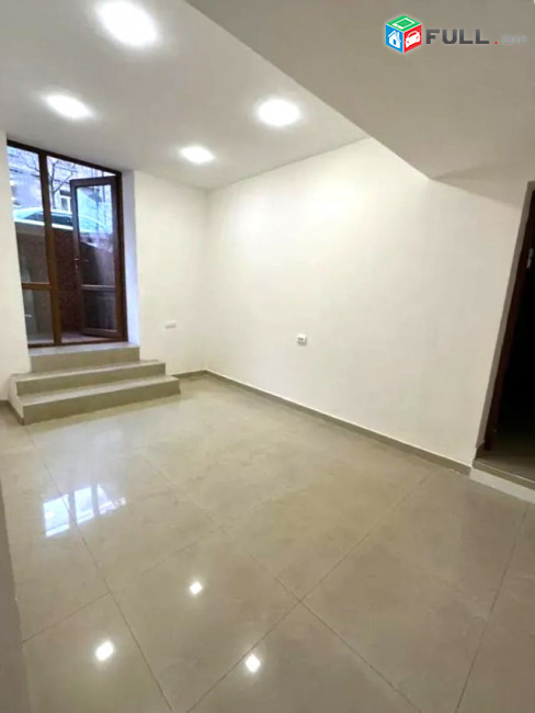 Կոմիտասի պողոտայում Արաբկիրում ,1-ին գիծ, ապակե մուտք, վարձով է տրվում ընդարձակ կոմերցիոն տարածք,  135 ք.մ., For rent, կոդ G2057