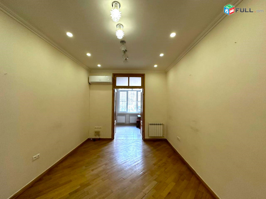 Կենտրոնում, 1-ին գիծ, վարձով է տրվում գրասենյակային տարածք, For rent, կոդ G2062