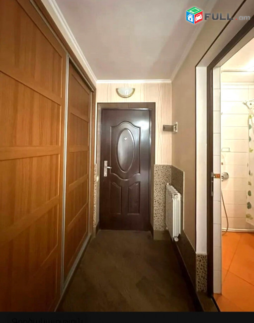 Վարձով է տրվում 3 սենյականոց բնակարան For rent կոդ B1606