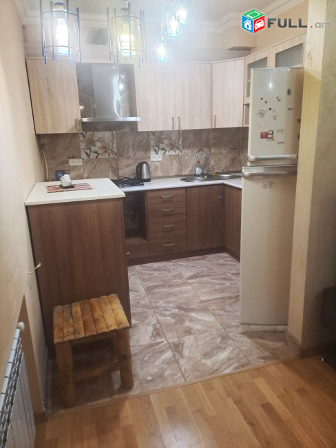  վարձով է տրվում բնակարան կենտրոնում For rent կոդ B1607