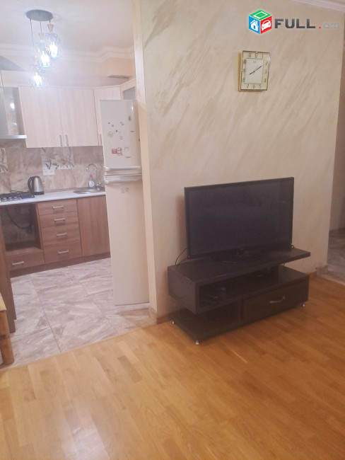  վարձով է տրվում բնակարան կենտրոնում For rent կոդ B1607