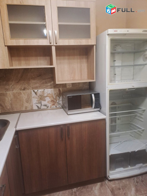  վարձով է տրվում բնակարան կենտրոնում For rent կոդ B1607