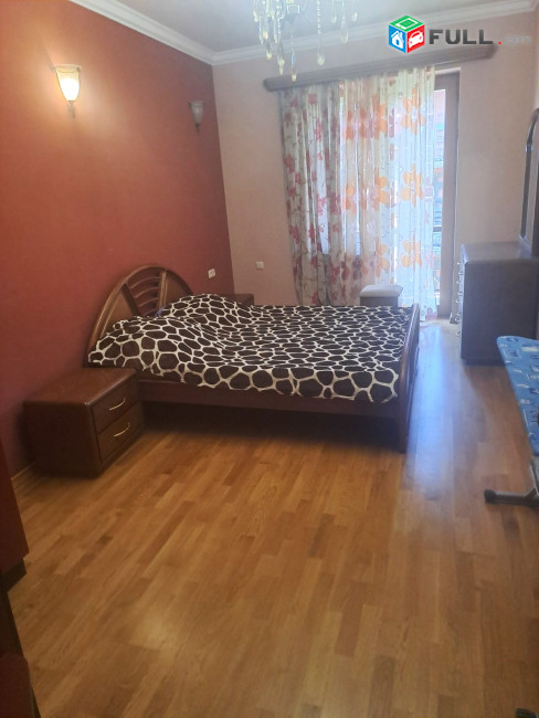  վարձով է տրվում բնակարան կենտրոնում For rent կոդ B1607