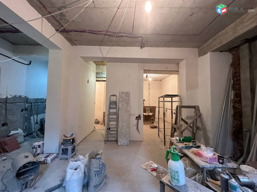 Վարձով 1-ին գիծ կոմերցիոն տարածք։ For rent կոդ G2540