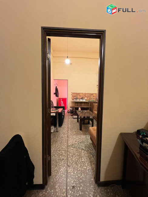 Վարձով 1-ին գիծ կոմերցիոն տարածք։ For rent կոդ G2542
