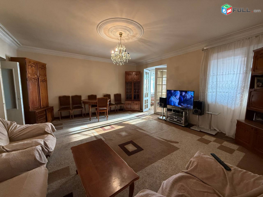 Վաճառվում է 4 սենյականոց բնակարան։ For sale կոդ C1795
