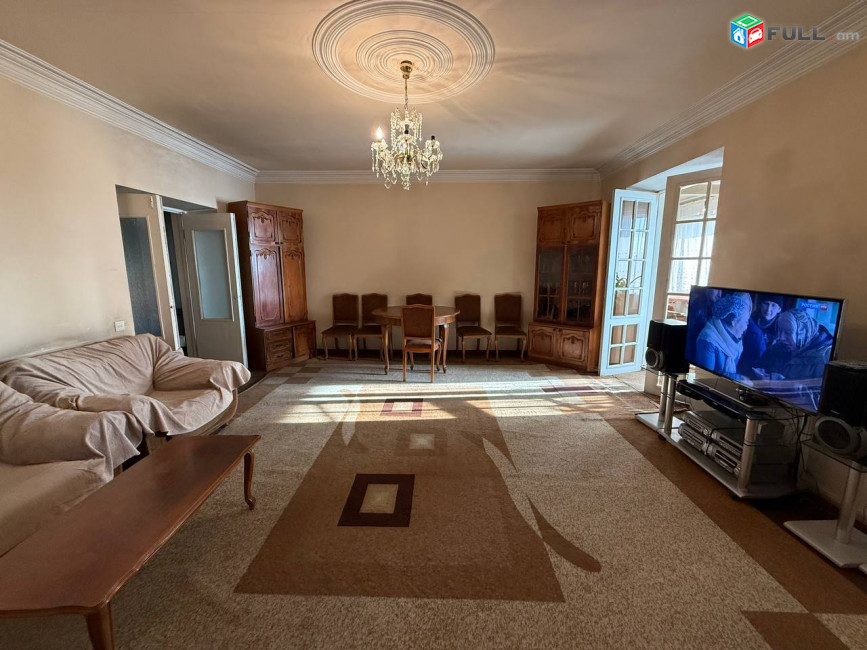 Վաճառվում է 4 սենյականոց բնակարան։ For sale կոդ C1795
