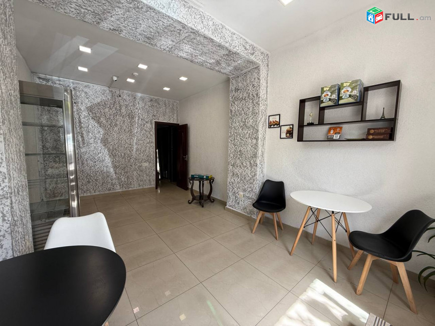 Վարձով է տրվում 1-ին գիծ կոմերցիոն տարածք։ For rent կոդ G1052