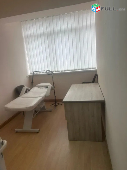 Երվանդ Քոչար փողոցում, վարձով է տրվում կոմերցիոն տարածք։ For rent կոդ G2644