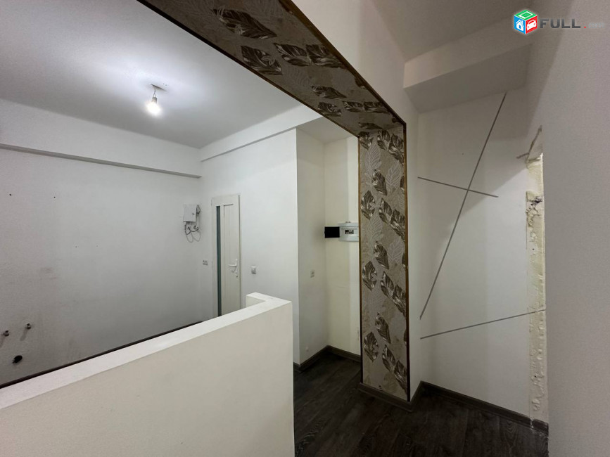 Վարձով է տրվում 1-ին գիծ կոմերցիոն տարածք։ For rent կոդ G2647