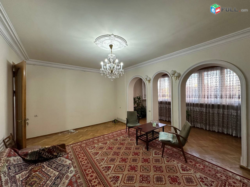 Վաճառվում է 3 սենյականոց բնակարան։ For sale կոդ C1868