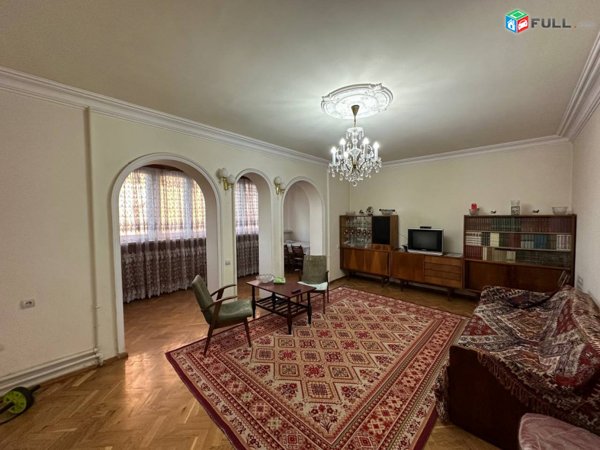 Վաճառվում է 3 սենյականոց բնակարան։ For sale կոդ C1868