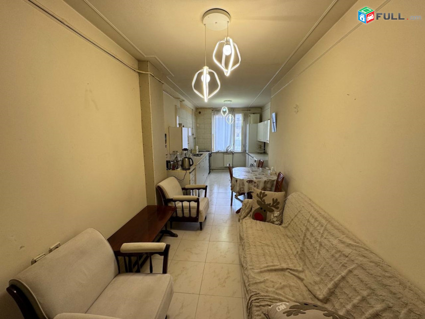 Կենտրոնում վաճառվում է բնակարան։ For sale կոդ C1870