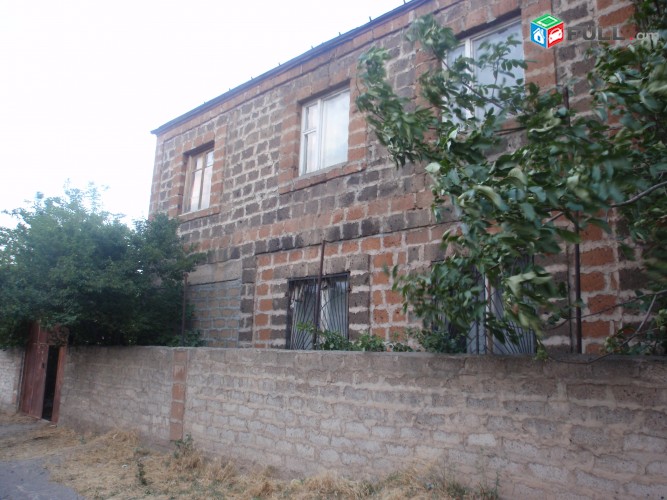 Երկհարկանի առանձնատուն Պտղնի ամառանոցներում, արծիվի մոտ, առանց միջնորդի