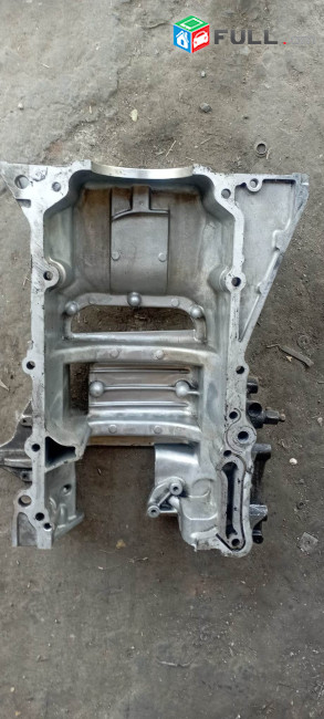 Toyota Ipsum 2.4 mator  karter(mec ev poqr) maxavik shkiv