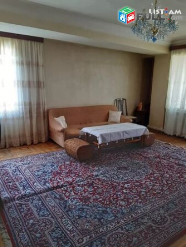 Vardzov e trvum 3 senyakanots bnakaran Kentronum