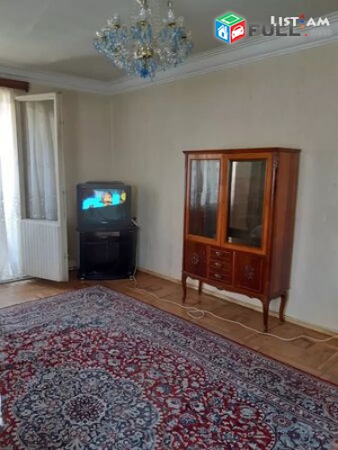 Vardzov e trvum 3 senyakanots bnakaran Kentronum