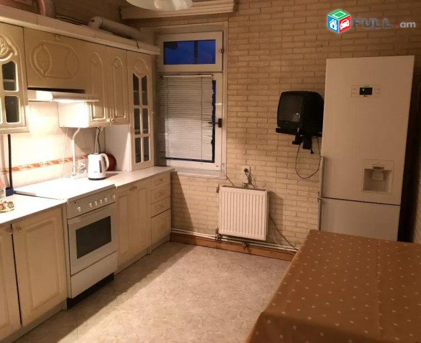 Vardzov e trvum 3 senyakanoc bnakaran Kentronum