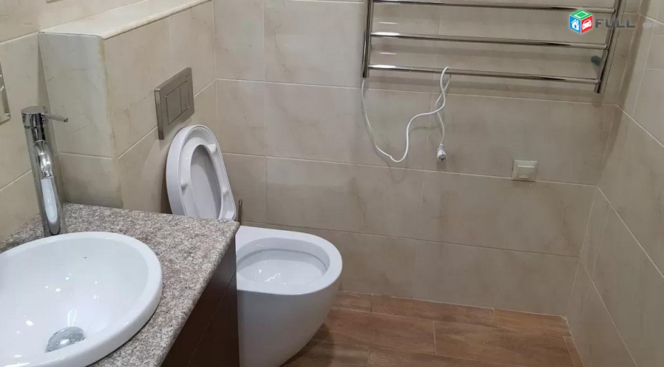 Oravardzov e trvum 2 senyakanots bnakaran Kentronum