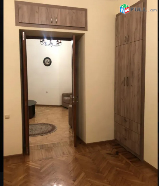 Կենտրոն, լավ հատվածներից մեկում 4 սենյակ