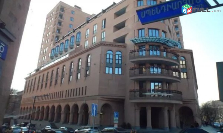 290 qm bnakaran Moskovyan plazayum, aranc veranorogman