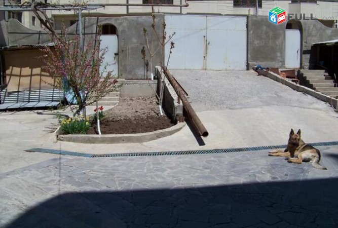 4 harkani arandznatun Komitasi poxotayum vajarq