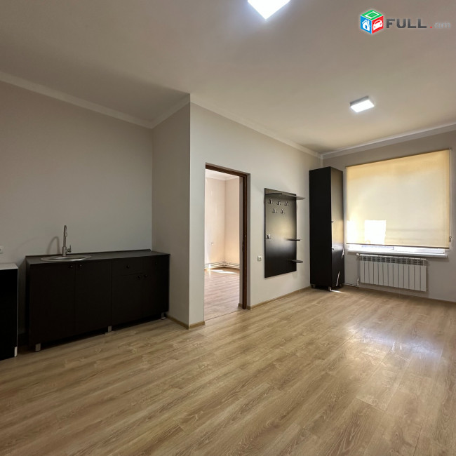 H0940 Չորս հարկանի Կոմերցիոն տարածք Կենտրոնում