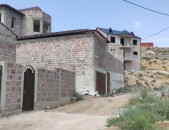 1135քմ հող Զովունի, հուշարձանի մոտ, չհասած հուշարձան աջ թևում բարձրունքի վրա