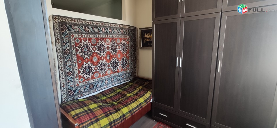 51 քմ-3սենյակ սարքած,ամբողջ գույքով,և թանկ նկարներով