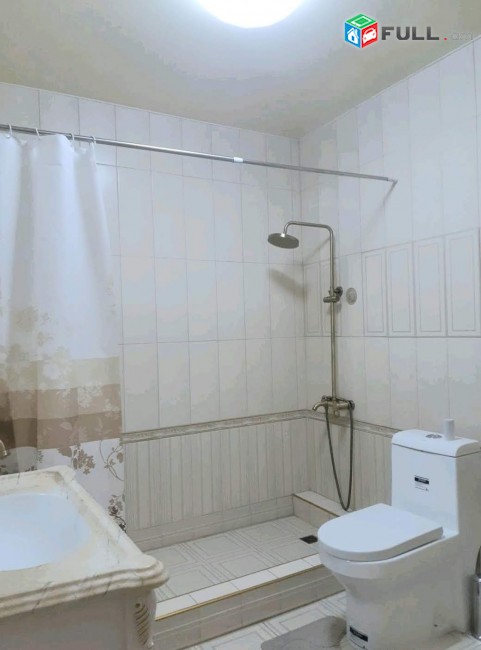 Օրավարձով 4 սենյականոց բնակարան Թումանյան փողոցում
