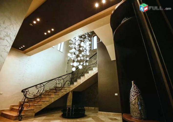 Օրավարձով 5 սենյականոց երկհարկ առանձնատուն Վահագնի թաղամասում