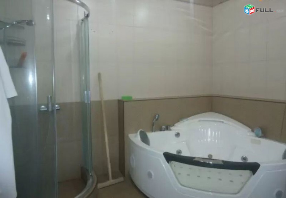 Օրավարձով 3 սենյականոց շքեղ բնակարան Հյուսիսային պողոտայում