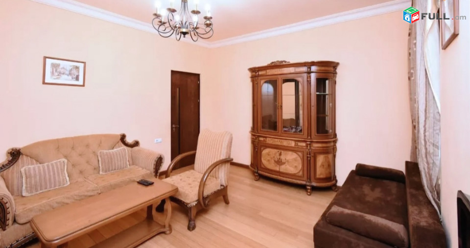 Օրավարձով 3 սենյականոց բնակարան Բուզանդի փողոցում