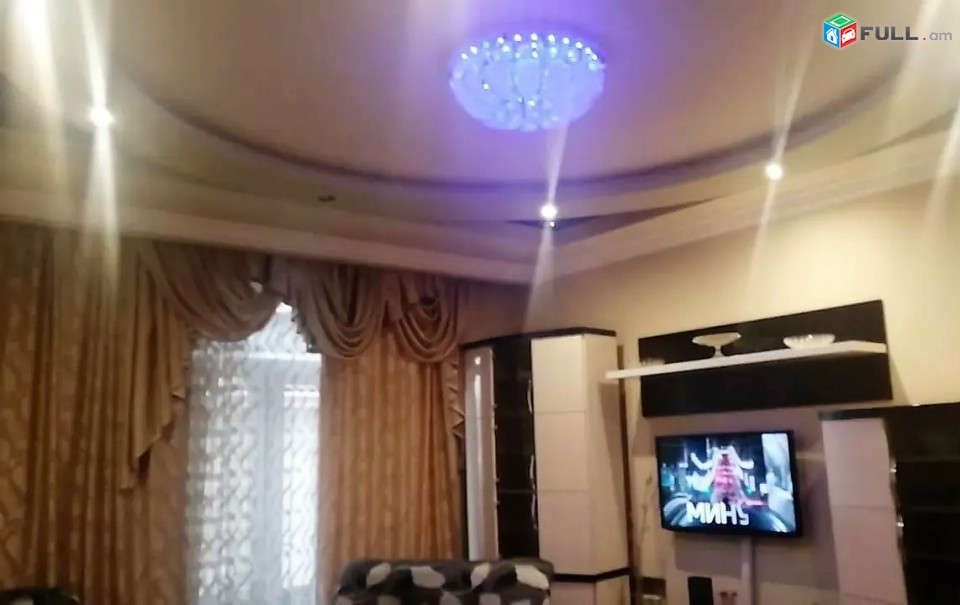 Փոքր Կենտրոն / 2 սենյակ / Բաց պատշգամբ / ԿՈԴ 1228