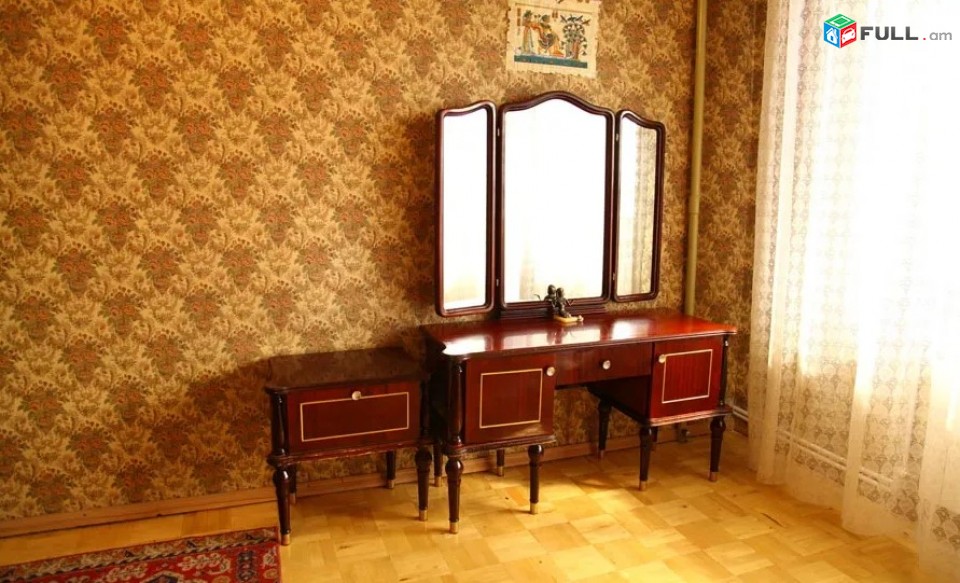 Փոքր Կենտրոնում լիարժեք 3 սենյակ/ Բաց Պատշգամբ ԿՈԴ 1409
