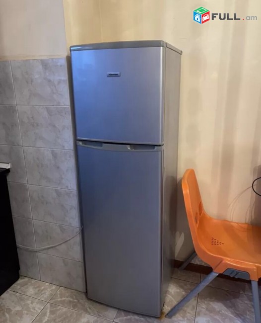 Աբովյան փողոցում քարե շենքում վերանորոգված 2 սենյակ ԿՈԴ 2000
