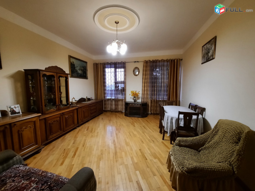 3 սենյականոց բնակարան Կենտրոնում, 80 ք.մ., 3/1 հարկ, կապիտալ վերանորոգված