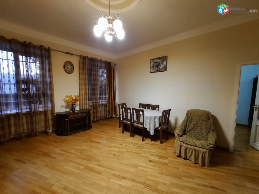 3 սենյականոց բնակարան Կենտրոնում, 80 ք.մ., 3/1 հարկ, կապիտալ վերանորոգված