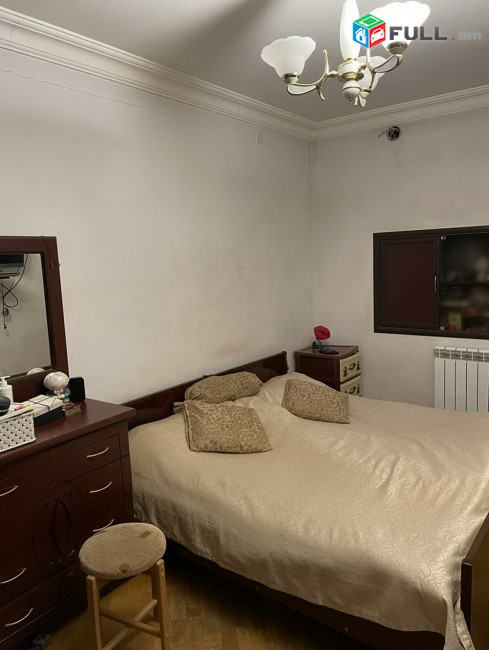 4 սենյականոց բնակարան Կիևյան փողոցում, 1/9 հարկ, կապիտալ վերանորոգված, կանգառի և մետրոյի մոտ