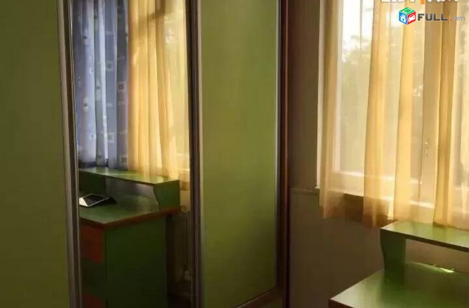 2 սենյականոց բնակարան Նալբանդյան փողոցում, 72 ք.մ., 3/5 հարկ, կապիտալ վերանորոգված, քարե շենք
