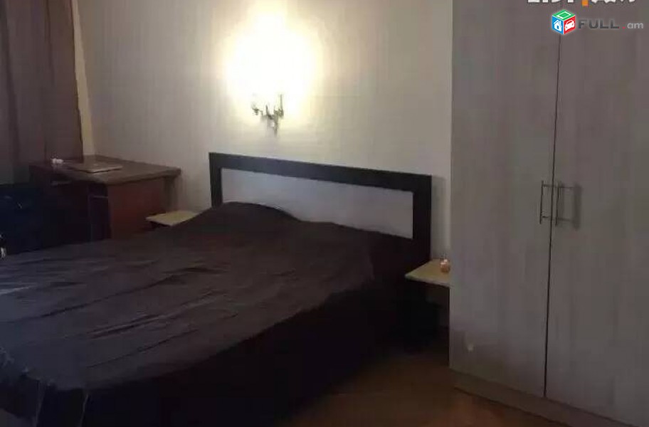 2 սենյականոց բնակարան Նալբանդյան փողոցում, 72 ք.մ., 3/5 հարկ, կապիտալ վերանորոգված, քարե շենք