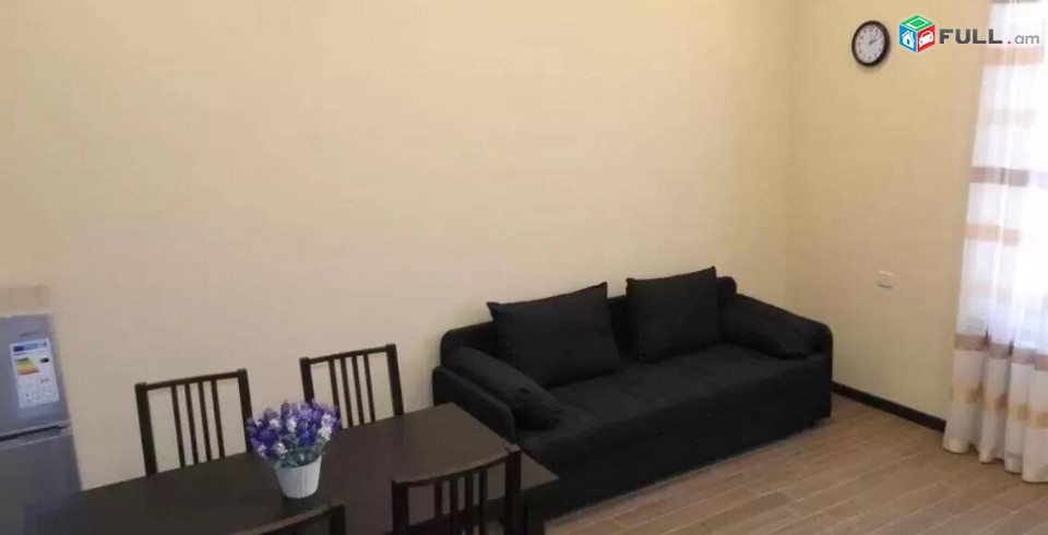 2 սենյականոց բնակարան Չարենցի փողոցում, 55 ք.մ., 2/4 հարկ, կապիտալ վերանորոգված, քարե շենք