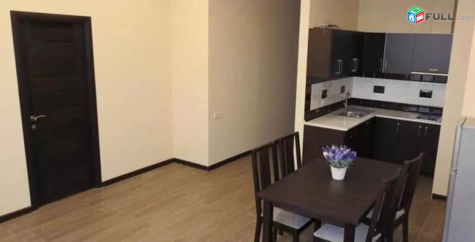 2 սենյականոց բնակարան Չարենցի փողոցում, 55 ք.մ., 2/4 հարկ, կապիտալ վերանորոգված, քարե շենք