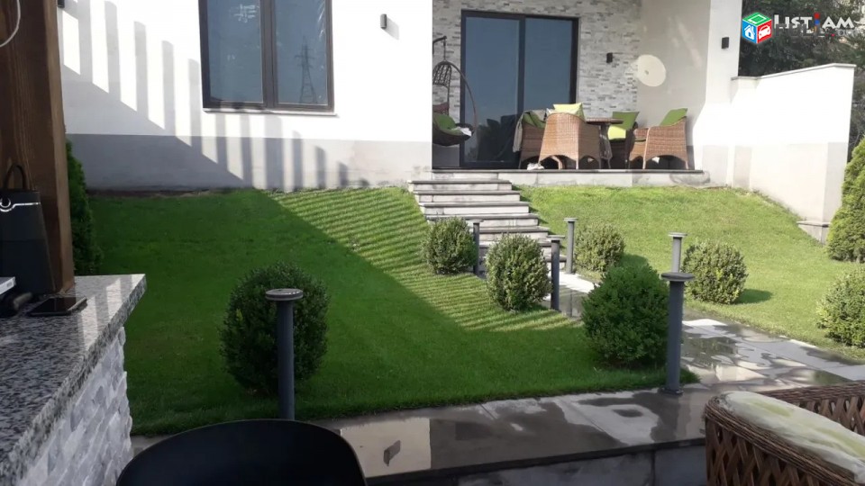 Կոդ 41811  Այգեձոր թաղամաս 3 հարկանի առանձնատուն