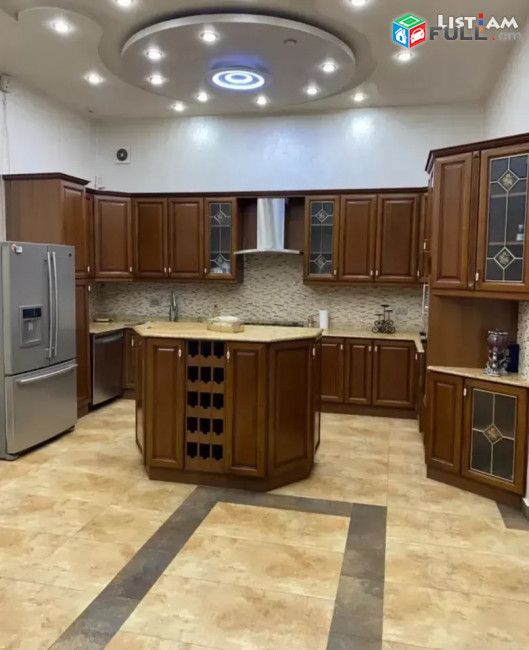 Կոդ 73480  Թումանյան փողոց 5 սենյականոց բն, քարե շենք 3 հարկ 