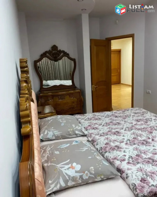 Կոդ 73480  Թումանյան փողոց 5 սենյականոց բն, քարե շենք 3 հարկ 