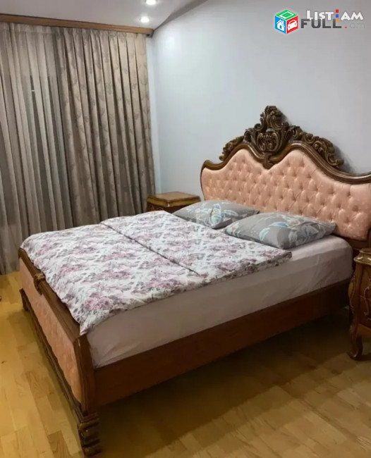 Կոդ 73480  Թումանյան փողոց 5 սենյականոց բն, քարե շենք 3 հարկ 
